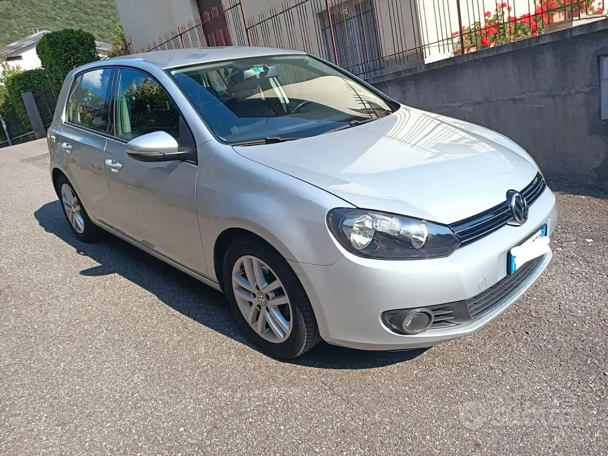 Usata VW Golf VI 140 CV (102 kW) 2011 Grigio Utilitaria