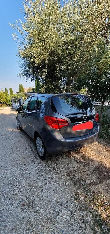Usata Opel Meriva 120 CV (88 kW) 2015 Grigio Monovolume