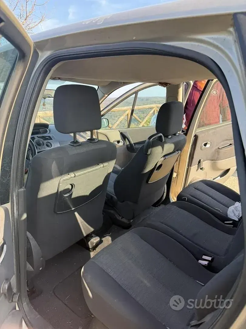 Usata Renault Scenic E-Tech 120 CV (88 kW) 2009 Grigio Berlina