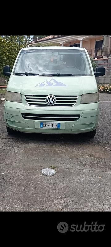 Usata VW Caravelle 2006 Verde Monovolume