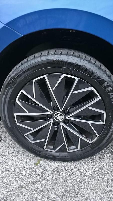 Usata Skoda Kamiq 110 CV (80 kW) 2023 Blu SUV