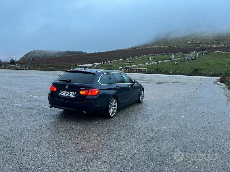 Usata BMW 535 M Sport 313 CV (230 kW) 2013 Blu Station wagon