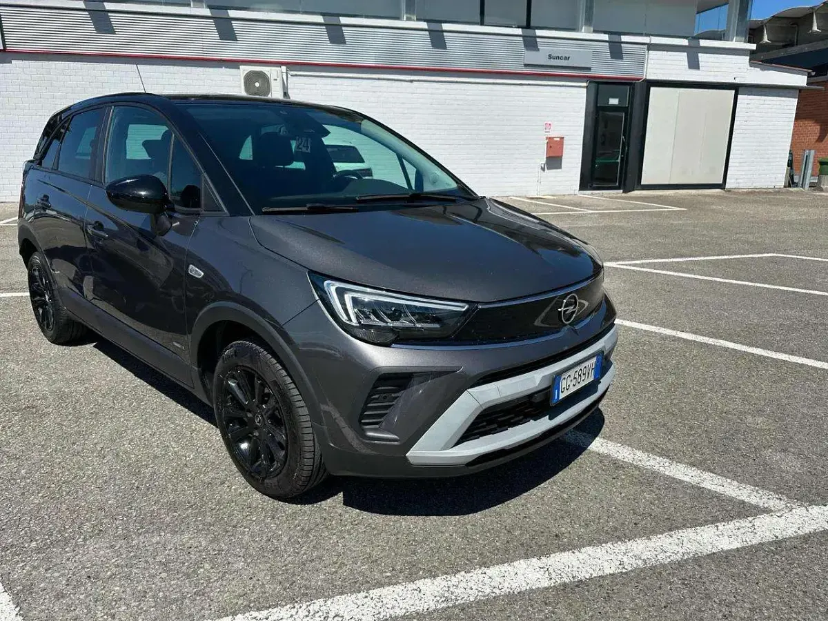 Usata Opel Crossland 110 CV (80 kW) 2022 Grigio scuro SUV