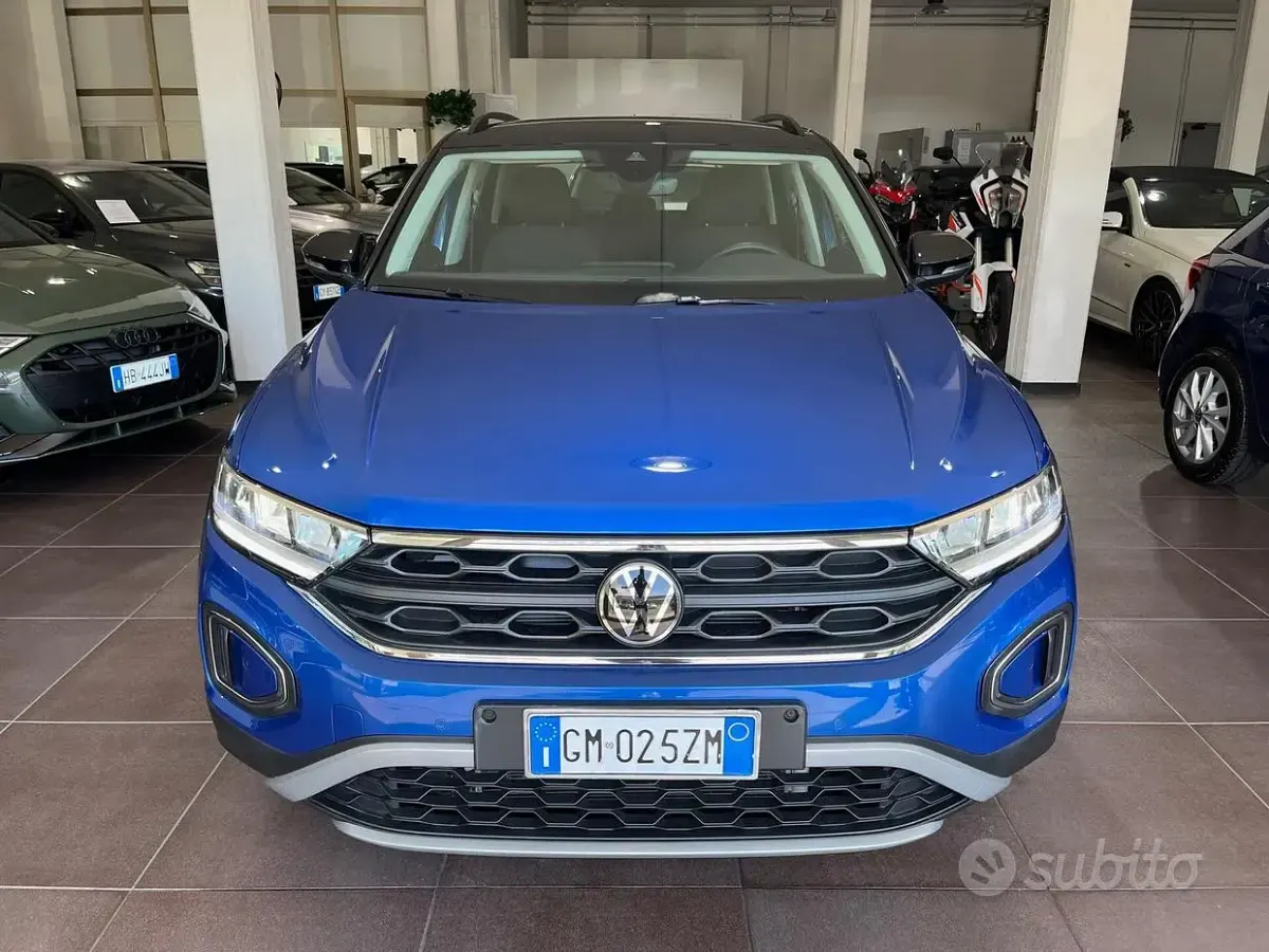 Usata VW T-Roc Style 150 CV (110 kW) 2023 Blu SUV