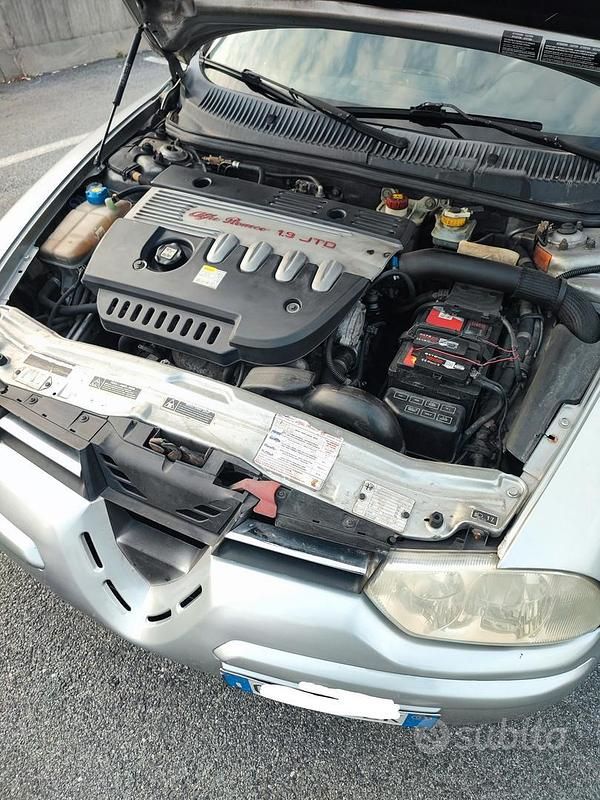 Usata Alfa Romeo 156 115 CV (84 kW) 2003 Grigio Berlina