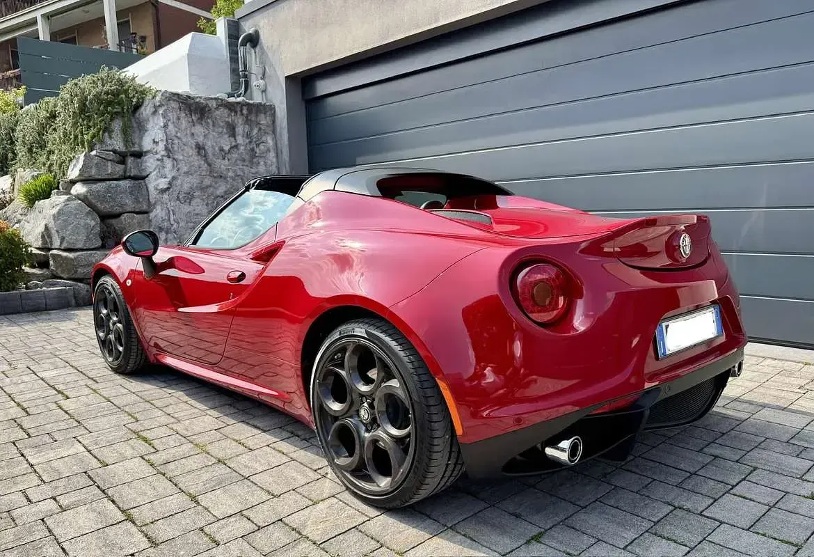 Second-hand Alfa Romeo 4C Spider 241 CP (177 kW) 2016 Cabrio