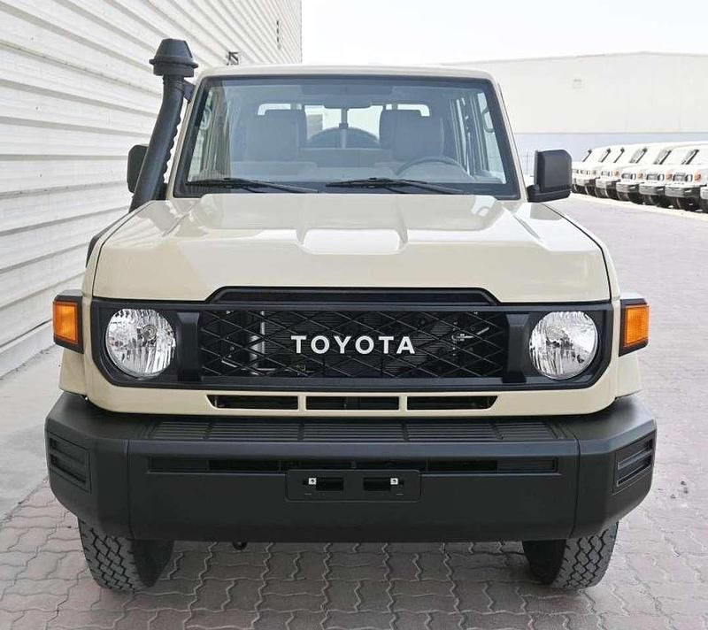 Nuova Toyota Land Cruiser 231 CV (169 kW) 2026 Beige SUV
