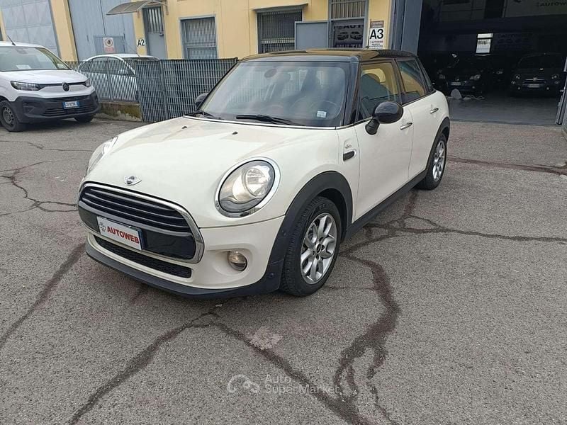 Occasion Mini Cooper Hype 136 ch (100 kW) 2017 Beige Citadine