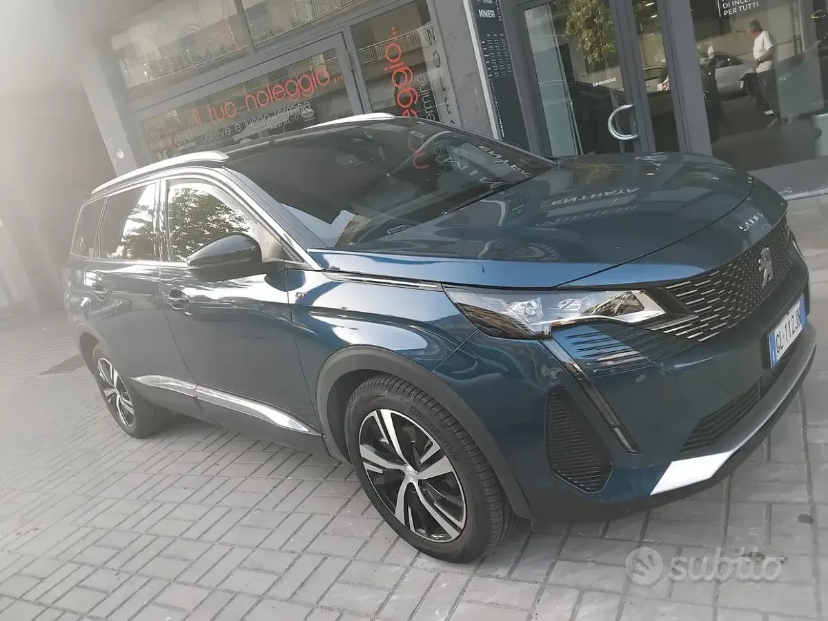 Usata Peugeot 5008 GTi 131 CV (96 kW) 2022 Bluazzurro SUV