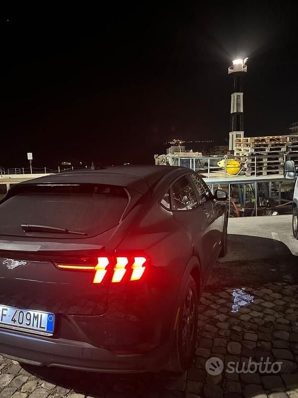 Usata Ford Mustang 269 CV (197 kW) 2021 Nero SUV