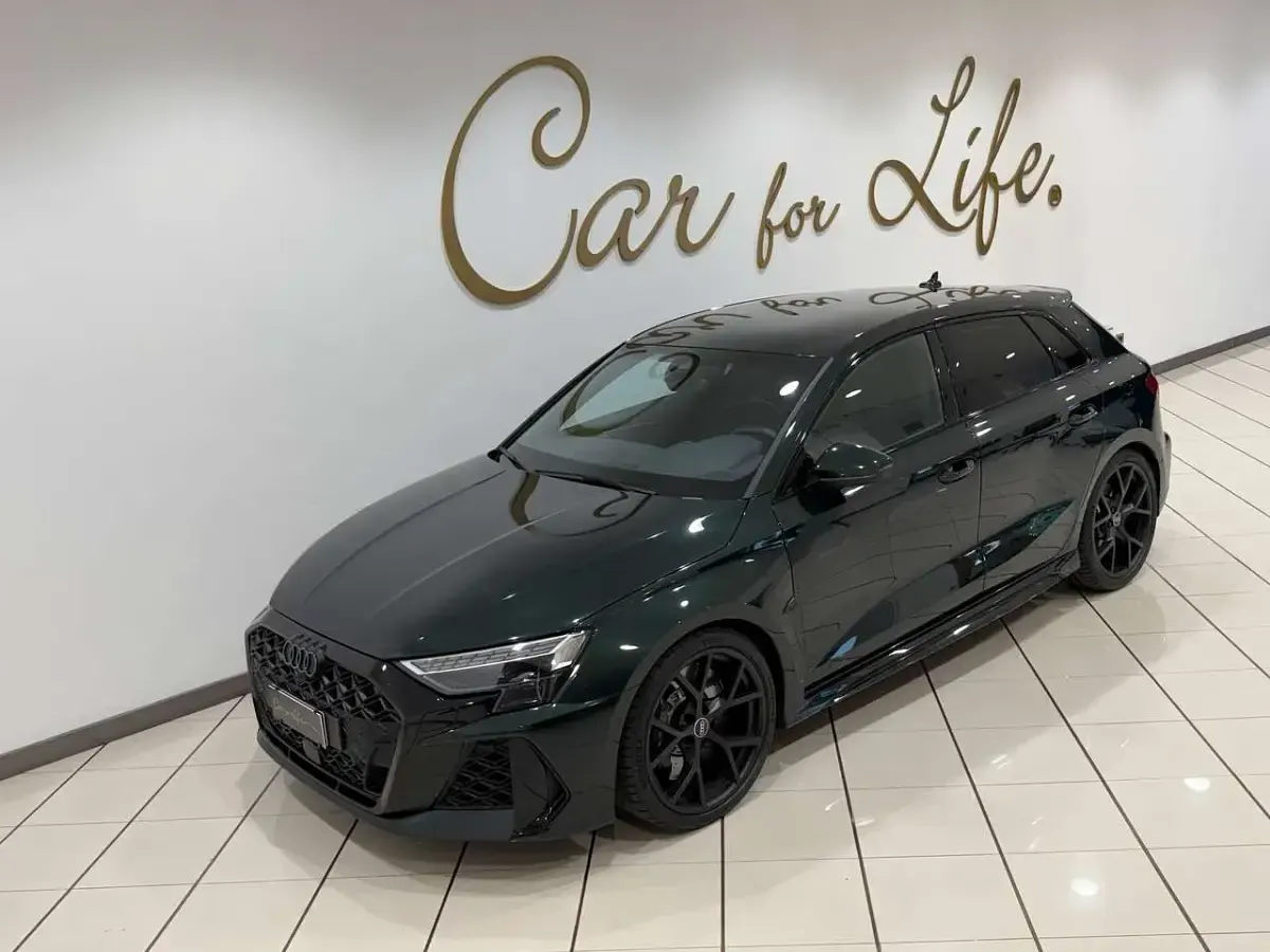 Usata Audi RS3 Sportback Ambiente 400 CV (294 kW) 2025 Deep green metallic Utilitaria