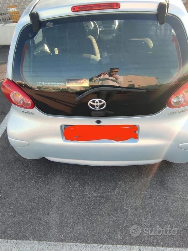 Usata Toyota Aygo 67 CV (49 kW) 2007 Blu Utilitaria