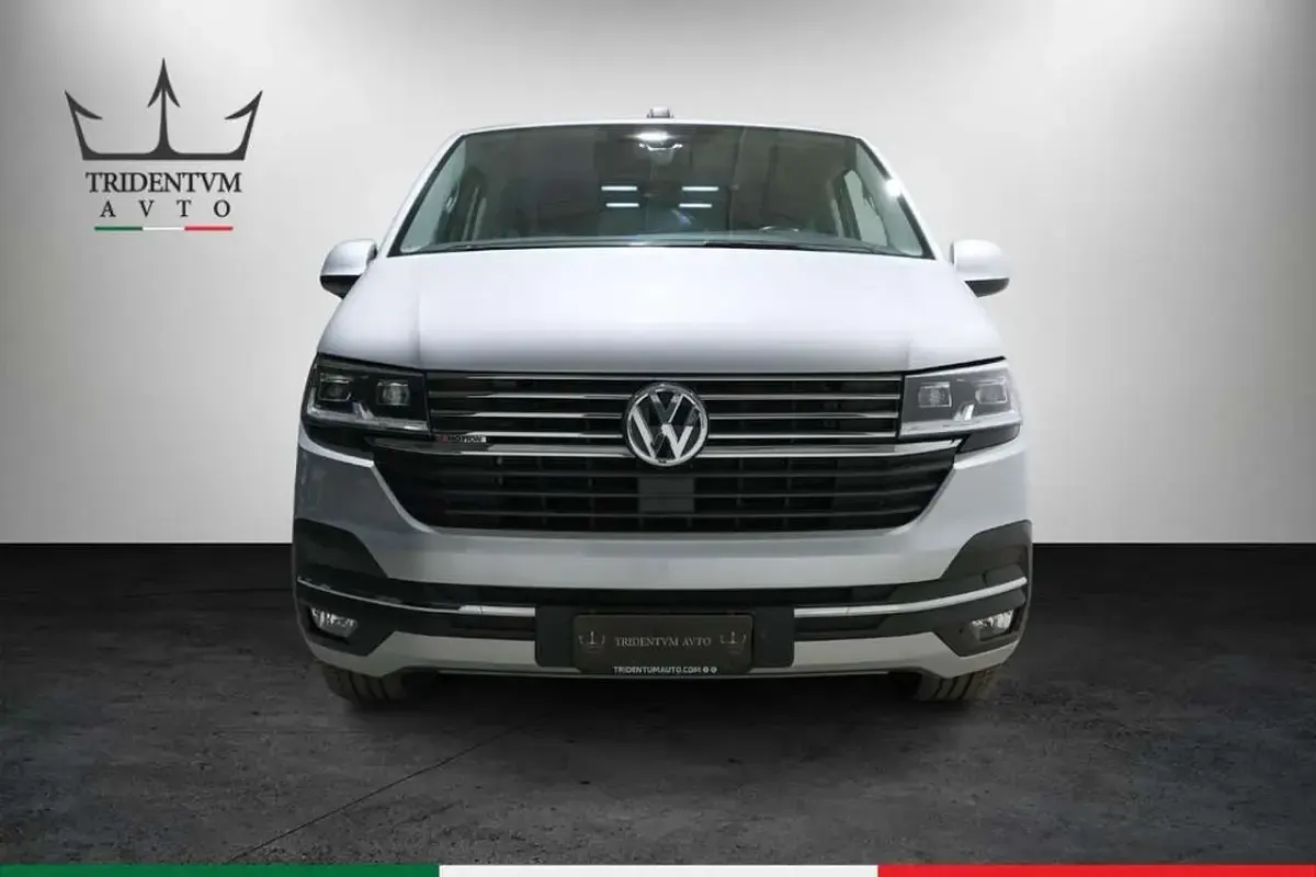 Usata VW Multivan Highline 204 CV (150 kW) 2021 Argento Monovolume