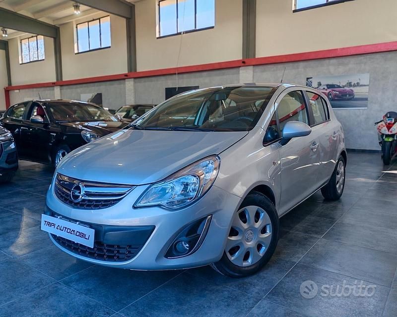 Usata Opel Corsa Edition 85 CV (62 kW) 2013 Grigio Utilitaria