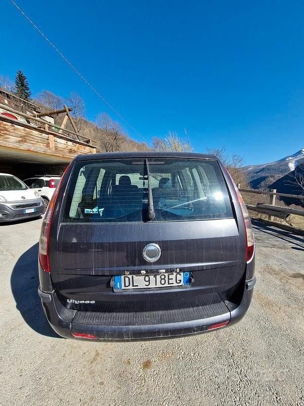 Usata Fiat Ulysse 120 CV (88 kW) 2007 Blu Monovolume