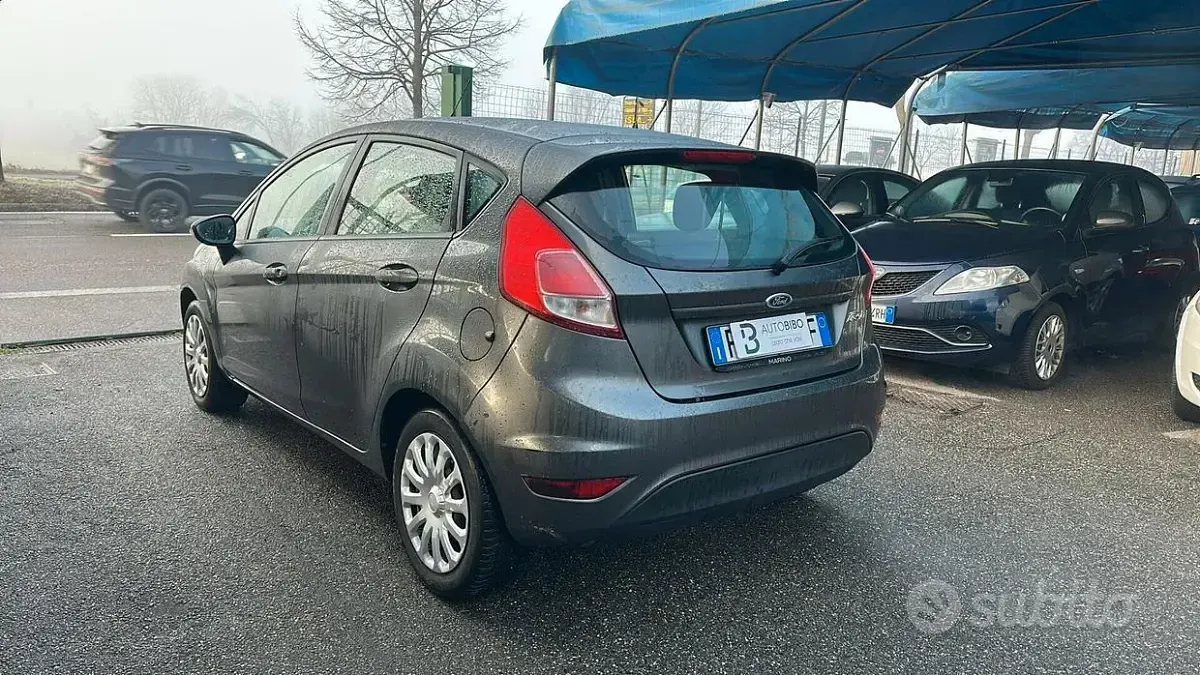 Usata Ford Fiesta Titanium 60 CV (44 kW) 2016 Grigio Utilitaria