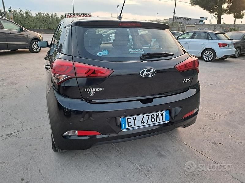 Usata Hyundai i20 75 CV (55 kW) 2015 Nero Berlina