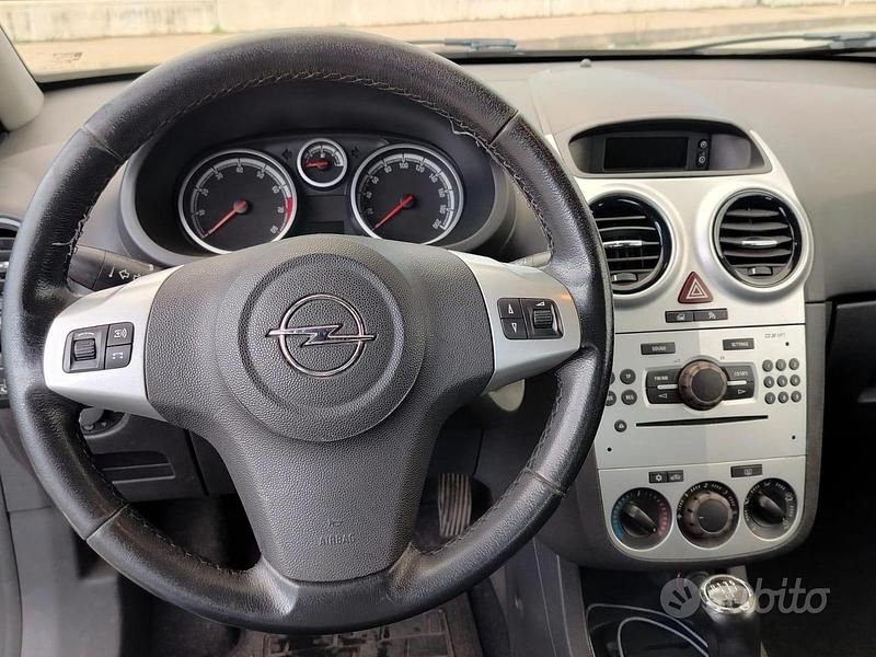 Usata Opel Corsa Enjoy 80 CV (58 kW) 2009 Blu/azzurro Utilitaria