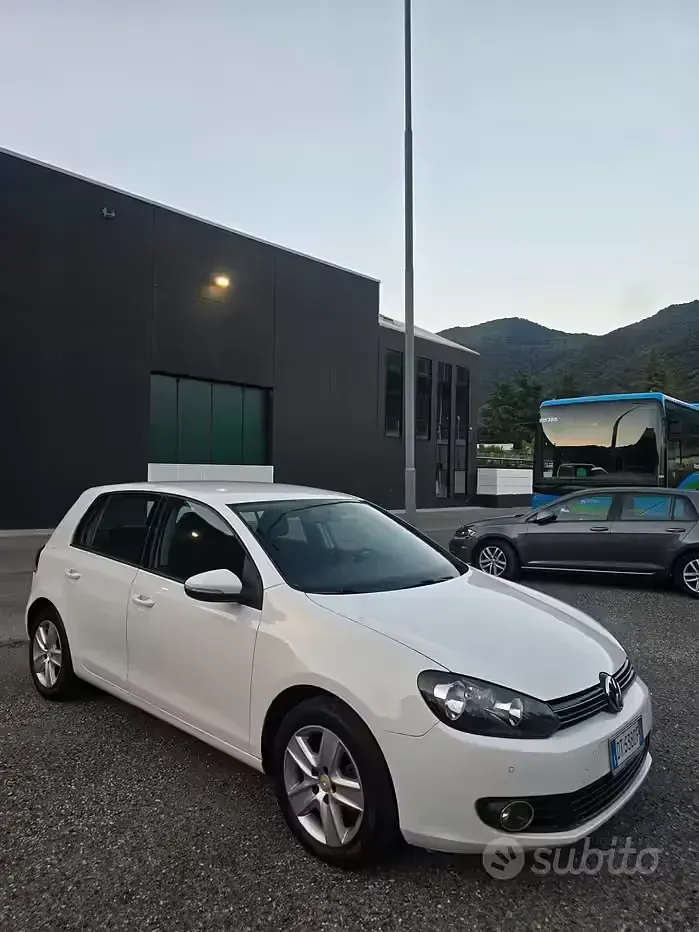 Usata VW Golf VI Highline 122 CV (89 kW) 2009 Bianco Utilitaria