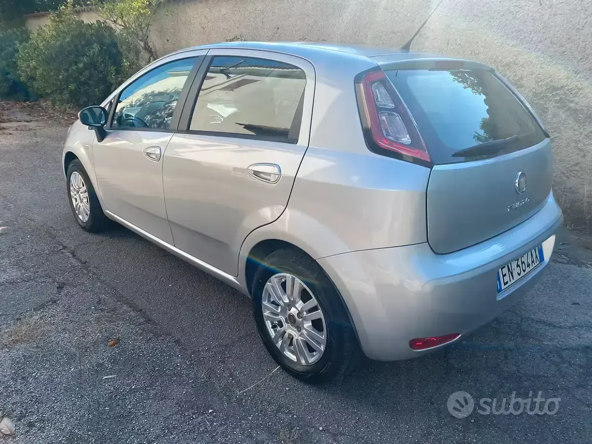 Usata Fiat Punto Evo 77 CV (56 kW) 2012 Grigio Utilitaria