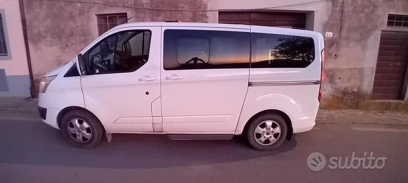 Usata Ford Tourneo 170 CV (125 kW) 2016 Bianco Monovolume