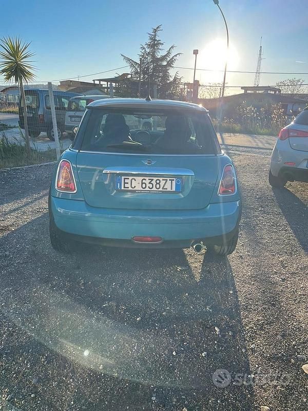Usata Mini Cooper 120 CV (88 kW) 2009 Blu Utilitaria