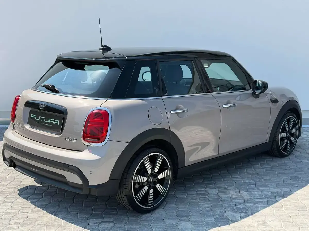 Usata Mini Cooper 136 CV (100 kW) 2023 Argento Utilitaria