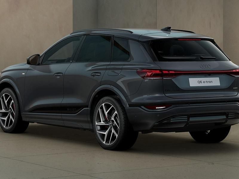 Nuova Audi Q6 e-tron Design 284 kW (387 CV) 2026 Grigio magnete SUV