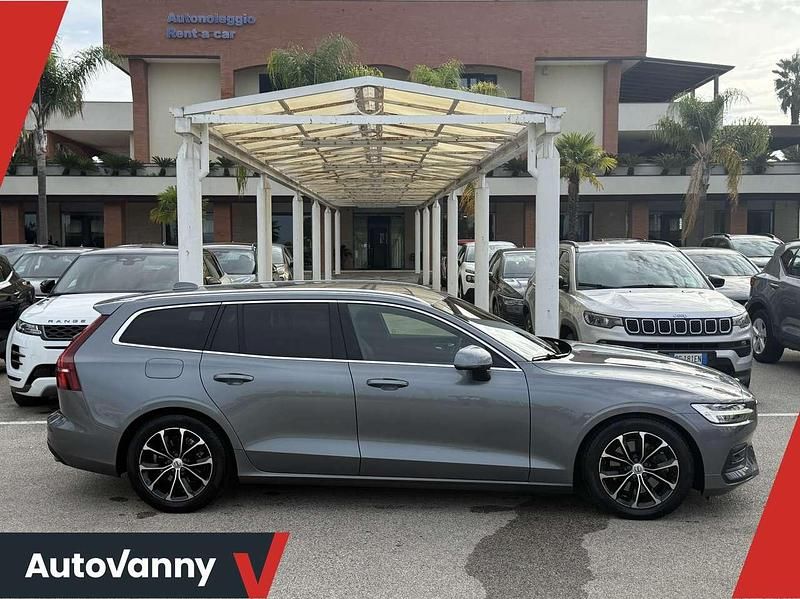 Grigio Usata 2020 Volvo V60 Momentum Station wagon | 21.990 € (Ottimo prezzo) - Immagine 1/4