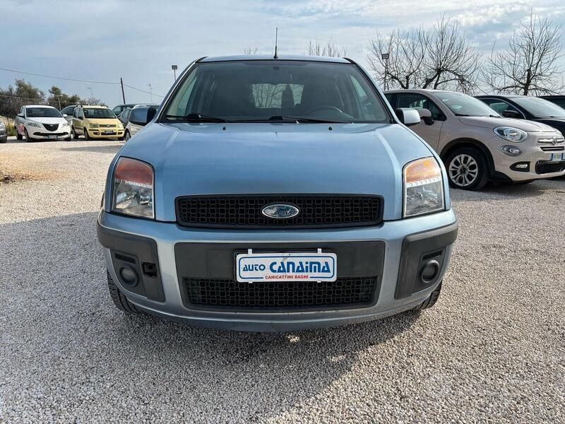 Usata Ford Fusion 90 CV (66 kW) 2007 Blu Utilitaria
