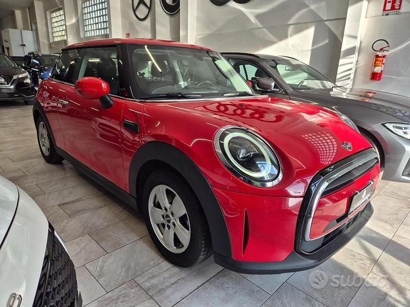Usata Mini ONE 102 CV (75 kW) 2021 Rosso Utilitaria