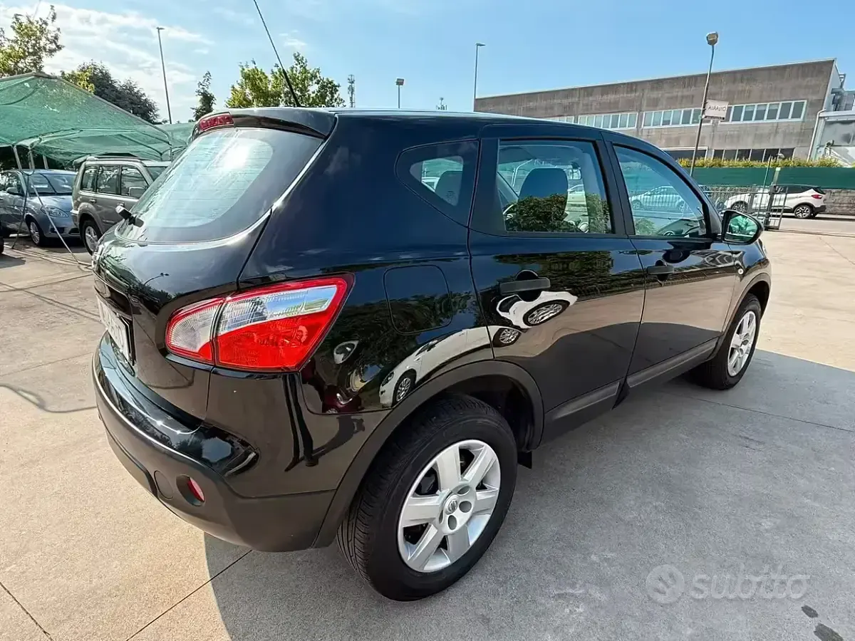 Usado Nissan Qashqai 117 CV (86 kW) 2011 Negro SUV