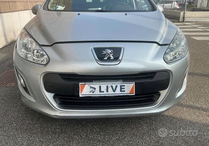 Usata Peugeot 308 Access 98 CV (72 kW) 2012 Grigio Station wagon