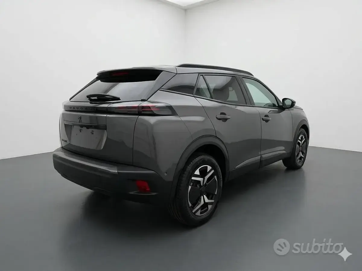 Usata Peugeot 2008 Allure+ 101 CV (74 kW) 2025 Grigio SUV
