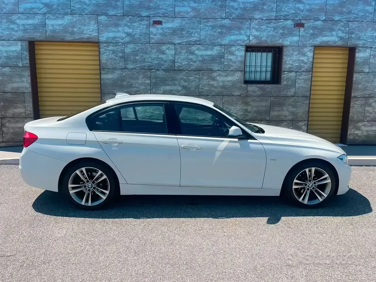 Usata BMW 318 M Sport 150 CV (110 kW) 2015 Bianco Berlina