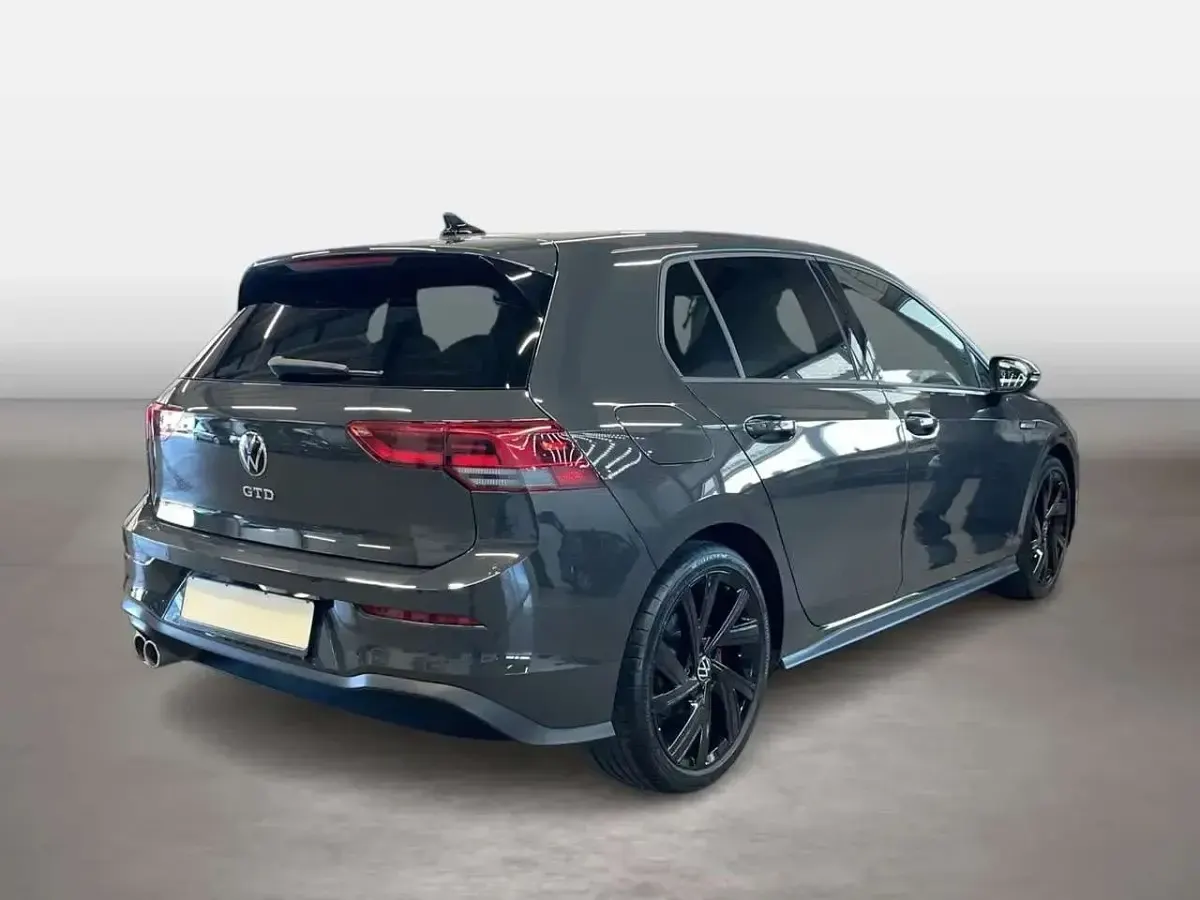 Usata VW Golf VIII GTD 200 CV (147 kW) 2024 Uranograu Berlina