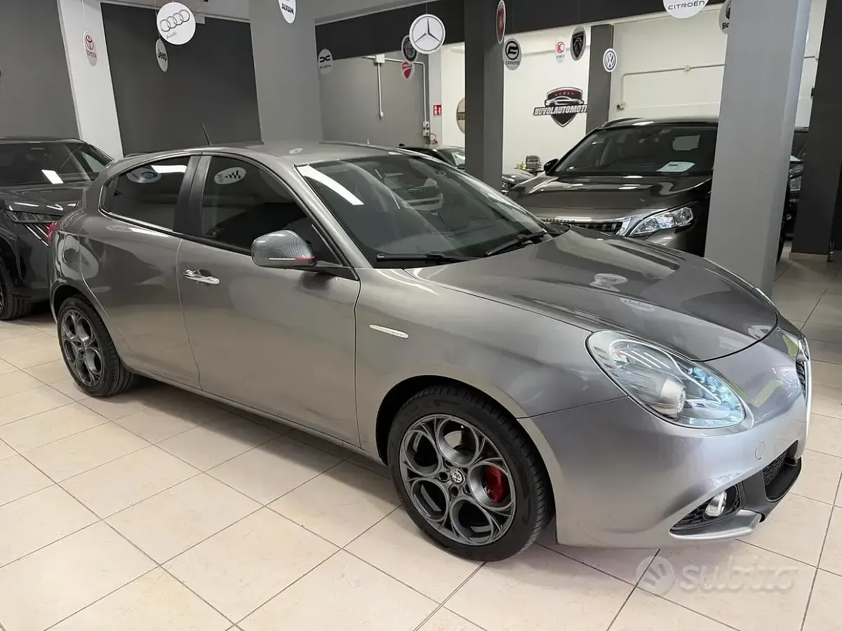 Usata Alfa Romeo Giulietta Business 120 CV (88 kW) 2017 Grigio Utilitaria