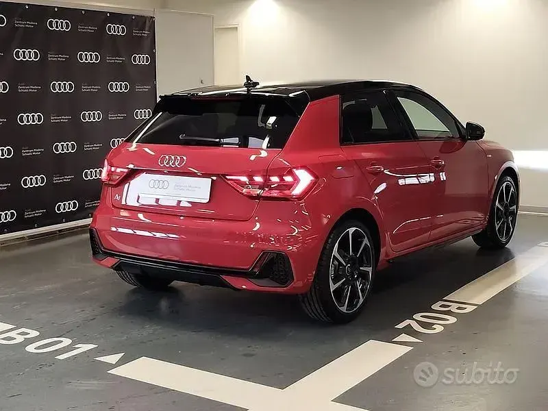 Uusi Audi A1 116 HP (85 kW) 2025 Punainen Katumaasturi
