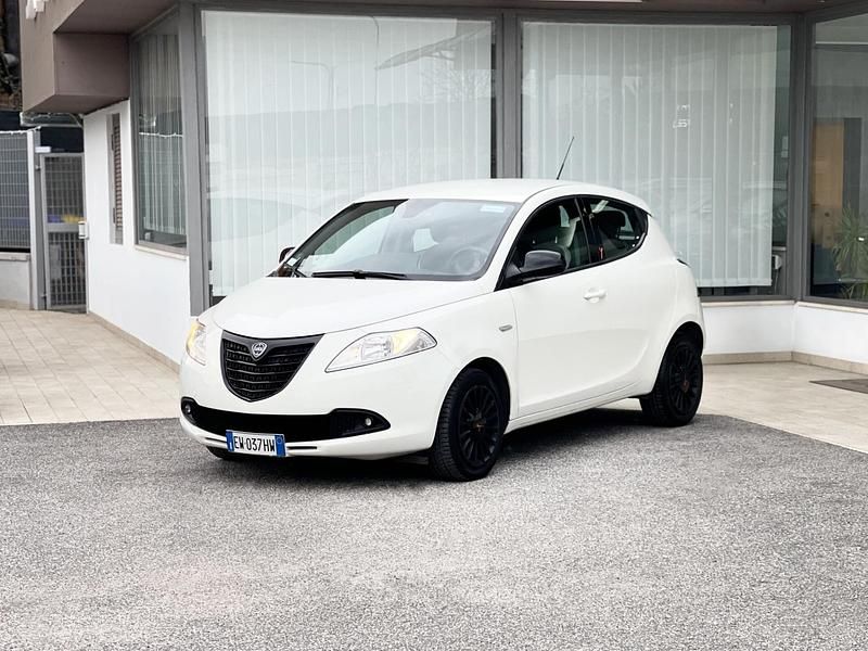 Usata Lancia Ypsilon 69 CV (50 kW) 2014 Beige Utilitaria