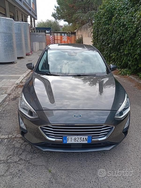 Usata Ford Focus 95 CV (69 kW) 2018 Grigio Berlina
