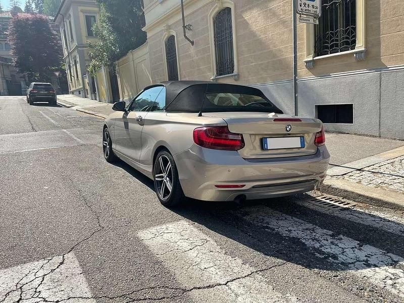 Usata BMW 218 Sport Line 136 CV (100 kW) 2016 Beige Cabrio