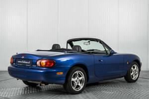 Usata Mazda MX5 141 CV (103 kW) 1999 Blu Cabrio