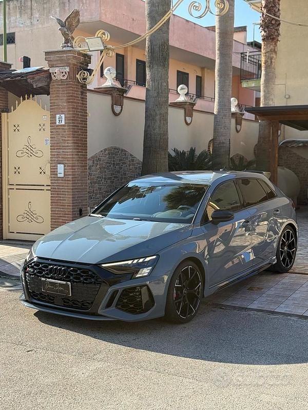 Grigio Usata 2022 Audi RS3 Tre volumi | 58.000 € (Molto cara) - Immagine 1/4