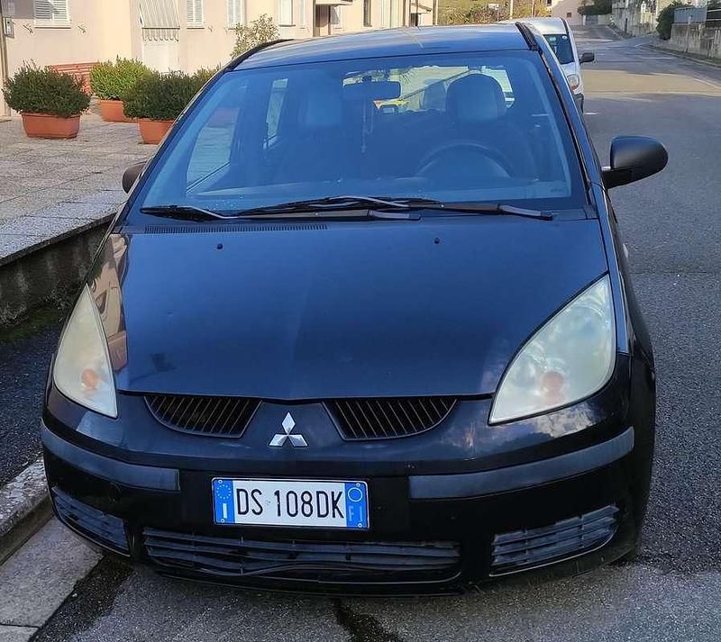Nero Usata 2008 Mitsubishi Colt Inform Tre volumi | 2000 € (Ottimo prezzo) - Immagine 1/3