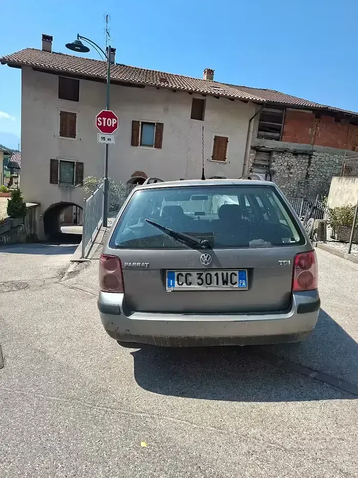 Usata VW Passat 130 CV (95 kW) 2003 Grigio Station wagon