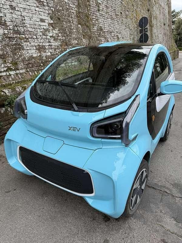 Usata XEV Yoyo 14 kW (20 CV) 2024 Blu/azzurro Utilitaria