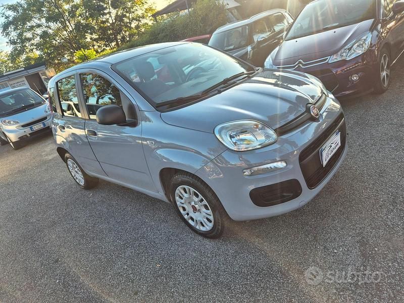 Usata Fiat Panda Lounge 69 CV (50 kW) 2020 Grigio Berlina
