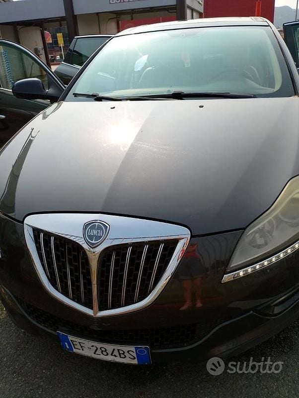 Usata Lancia Delta 200 CV (147 kW) 2010 Grigio Utilitaria