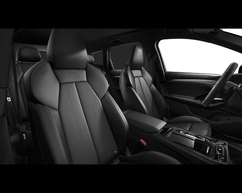 Nuova Audi e-tron S-Line 138 kW (188 CV) 2026 Grigio magnete SUV