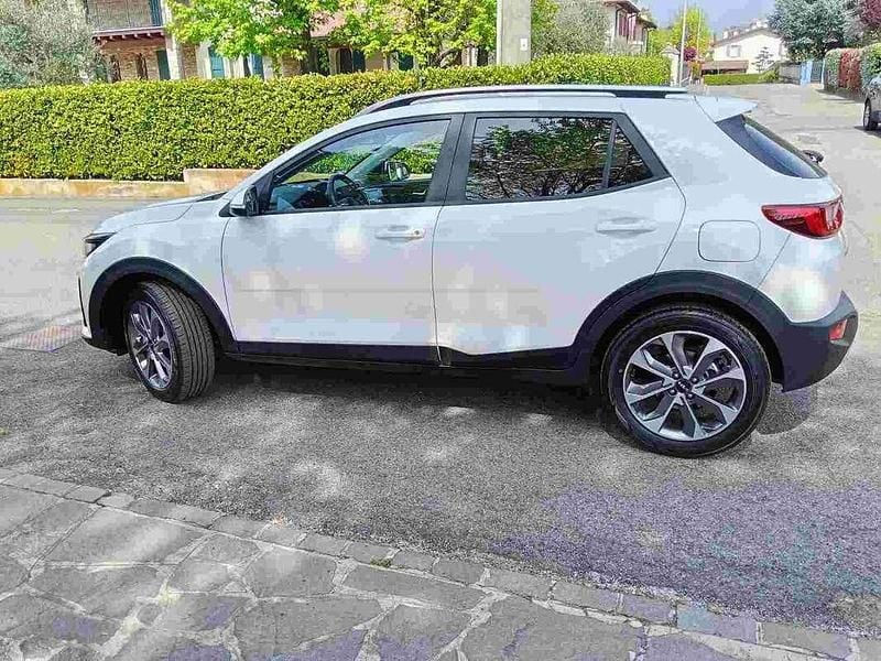 Usata Kia Stonic 101 CV (74 kW) 2023 Bianco SUV